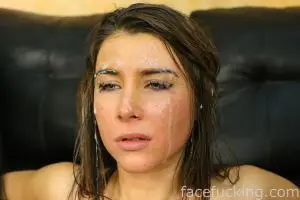 Cumshot facial for Felicity Feline